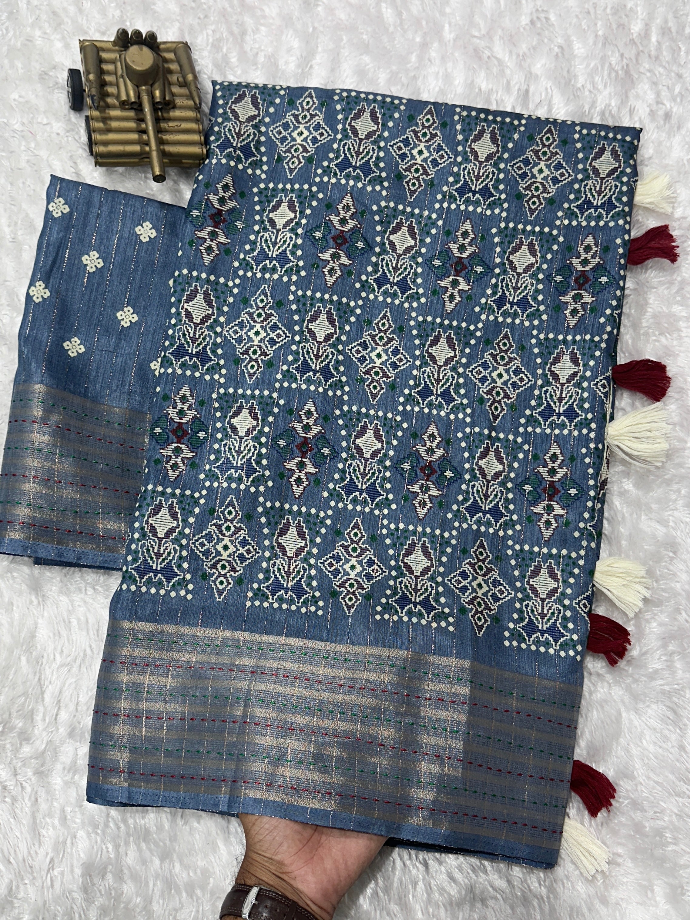 Make Every Moment special with our exclusive printed Saree collection